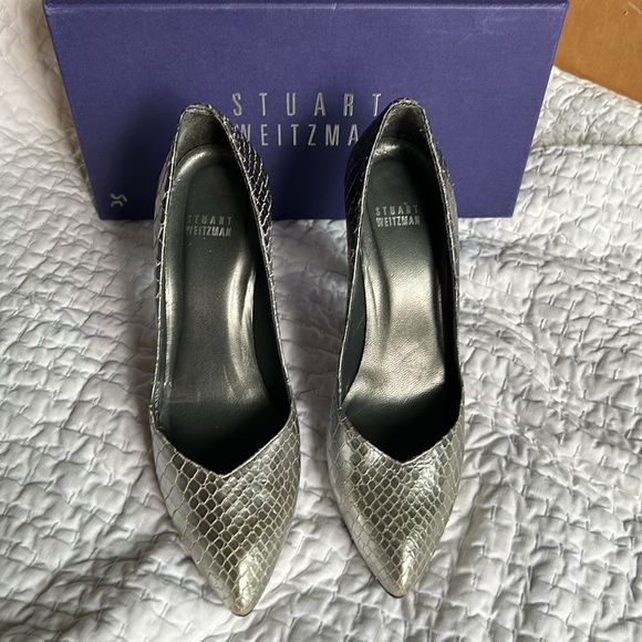 Stuart Weitzman silver grey animal scale print high heel pumps 7.5 m - Picture 5 of 9